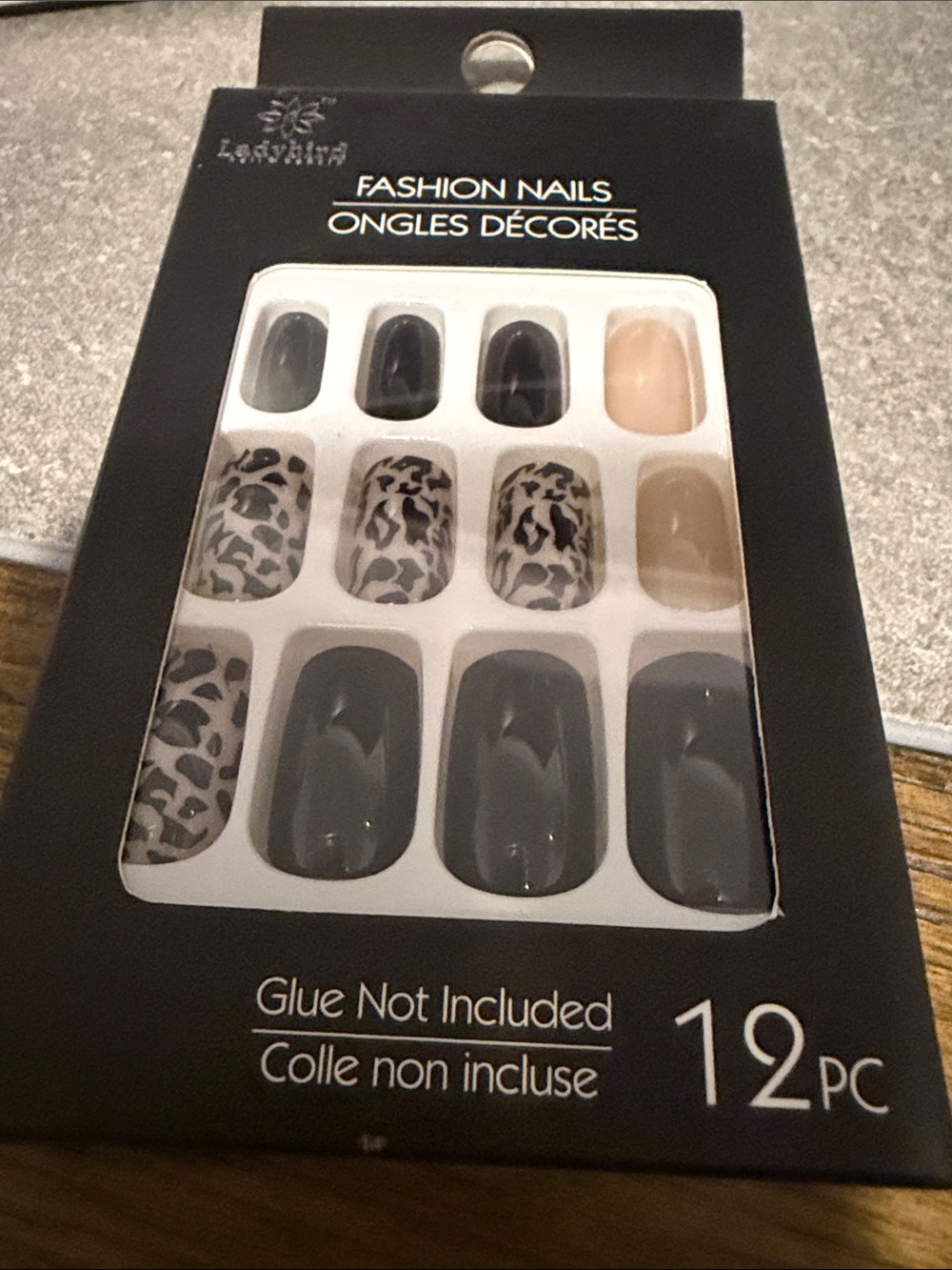 Fashion Press-On Nails - Black & Beige Leopard Accent